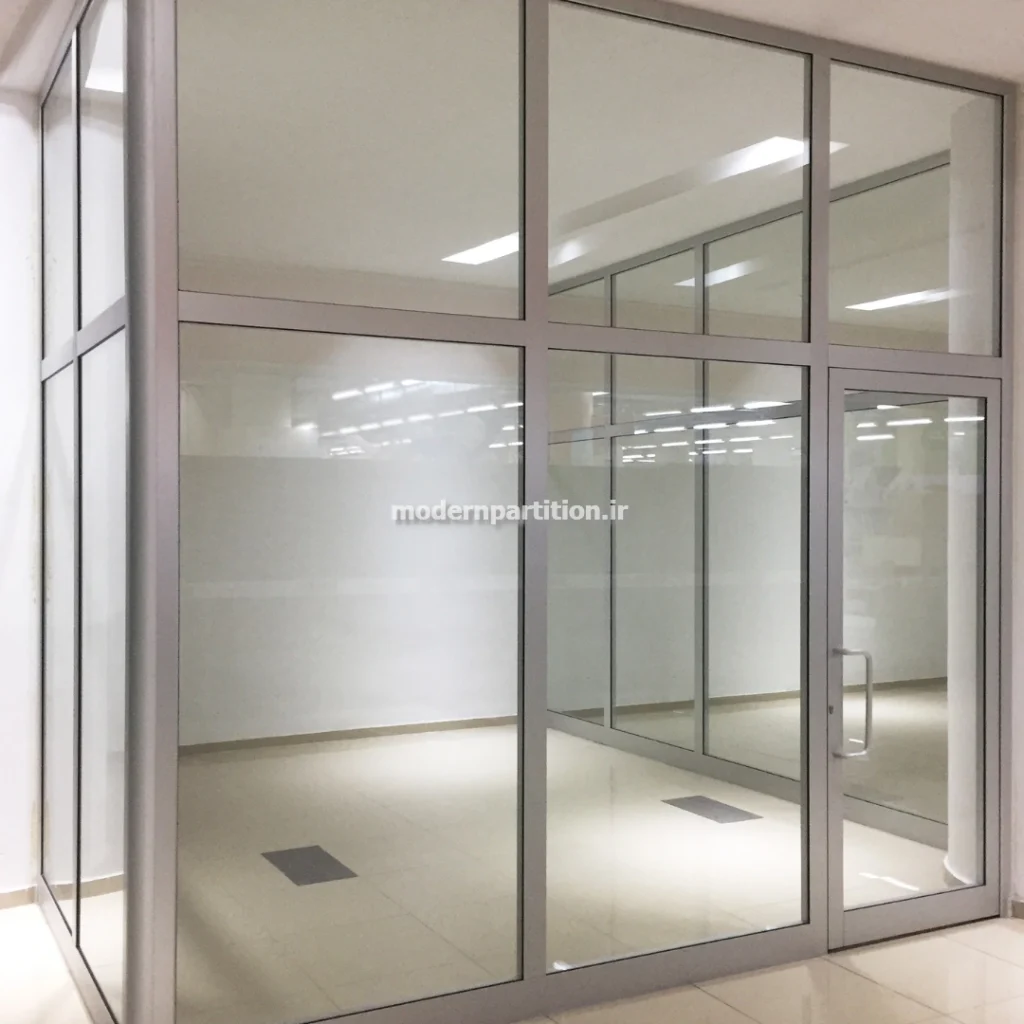 تولید پارتیشن شیشه ای اداری تک جداره در تهران